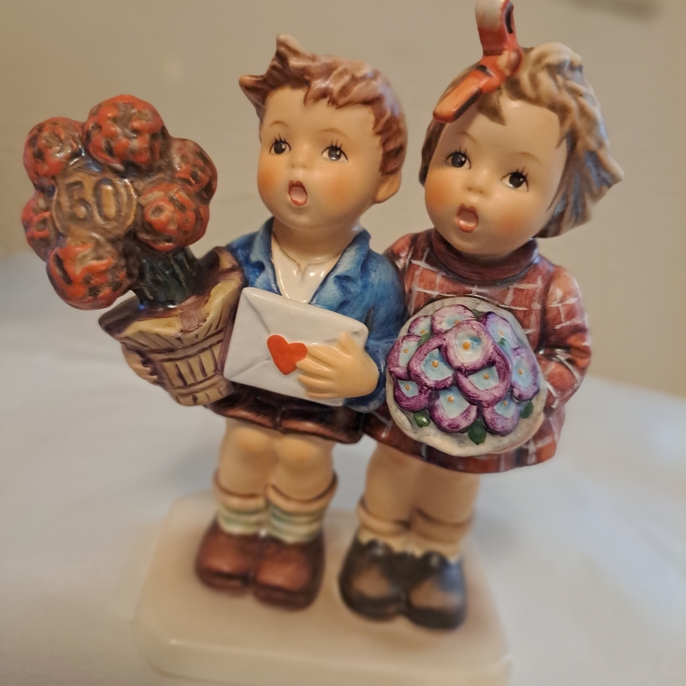 Goebel Hummel 50th Anniversary "The Love Lives On" #416 1980 Figurine Excellent!